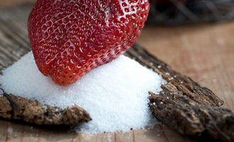 ⏰ скільки цукру класти в варення з полуниці? Який мінімум цукру, щоб варення з полуниці не зіпсувалося?