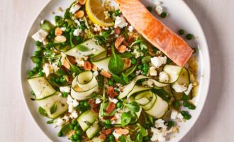 ⏰ Салат з лососем і сиром: покроковий рецепт з фото